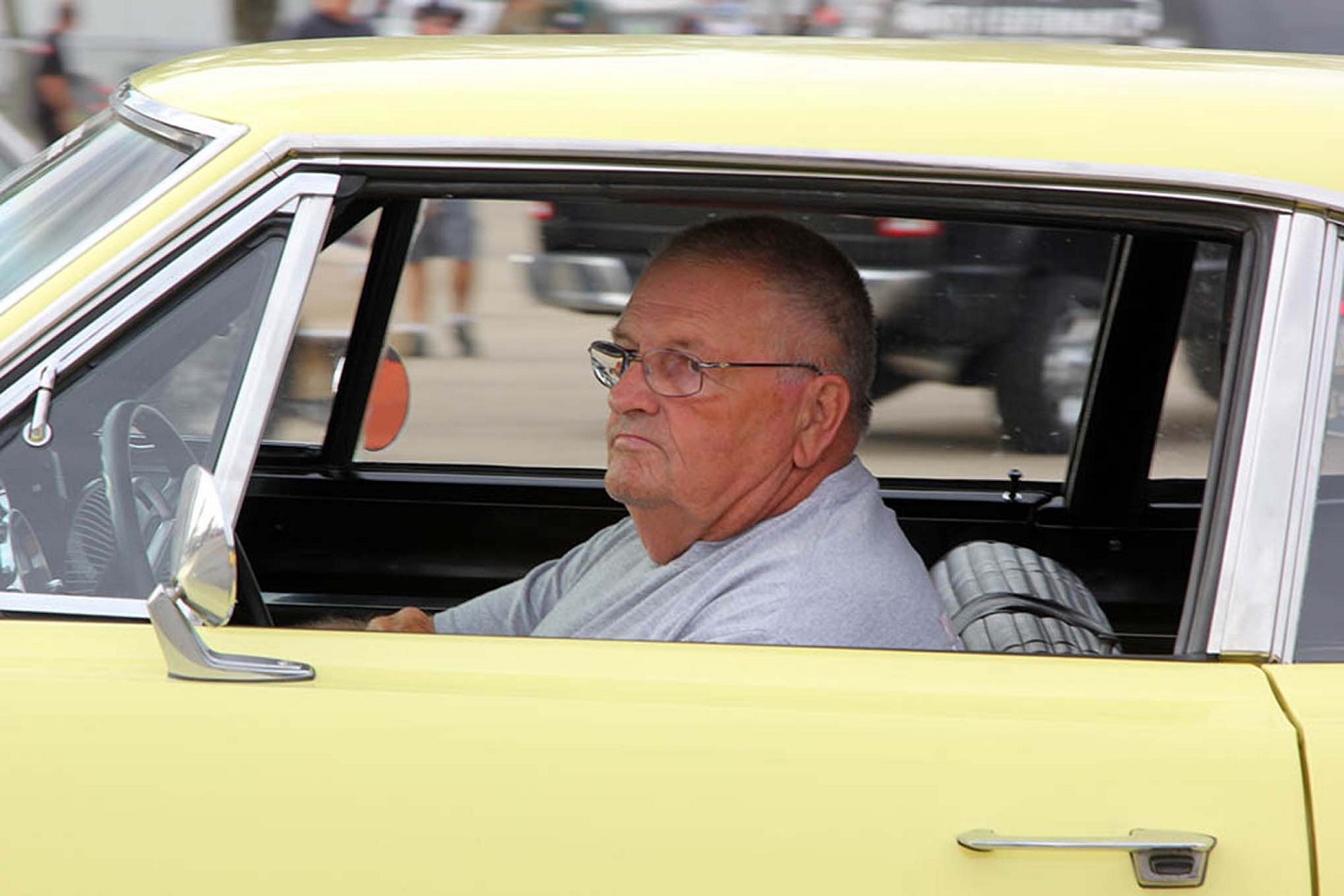 Attached picture 240hrd-150900-faces-of-drag-week-2015-racers-portraits.jpg