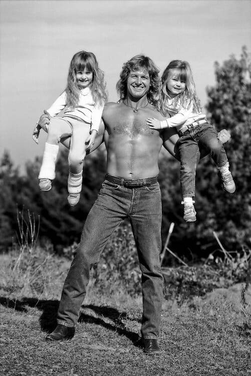 Attached picture Roddy-Piper-with-daughters-in-1988.jpg