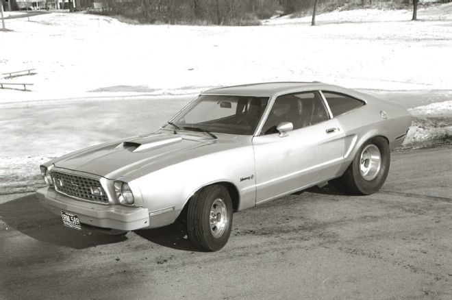 Attached picture 2-1975-ford-mustang-side-view.jpg