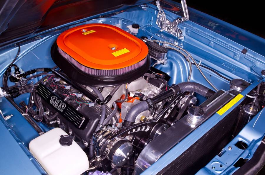 Attached picture 05-1969-plymouth-road-runner-a12-gen-3-hemi-engine.jpg