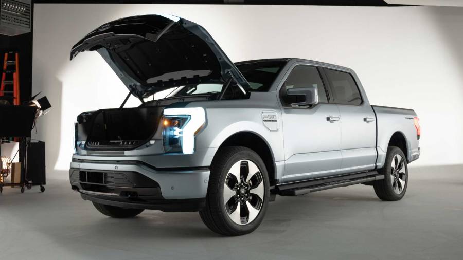 Attached picture 2022-Ford-F-150-Lightning-frunk-open.jpg