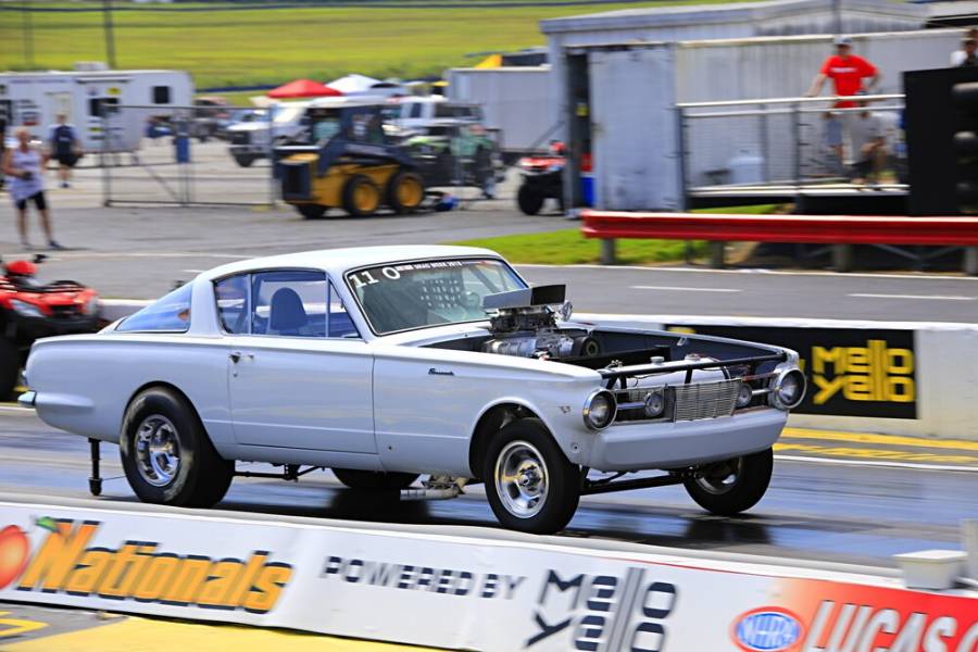 Attached picture 003-hot-rod-drag-week-1966-barracuda.jpg
