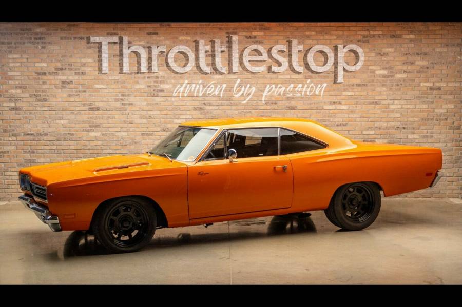 Attached picture Plymouth-Road-Runner-1.jpg