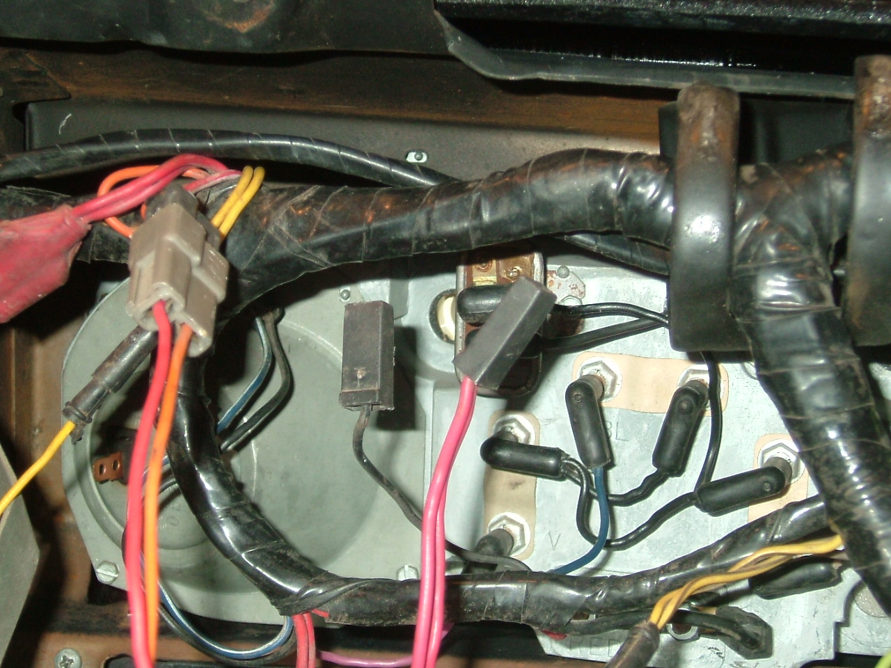 Challenger dash wiring questions. - Moparts Forums
