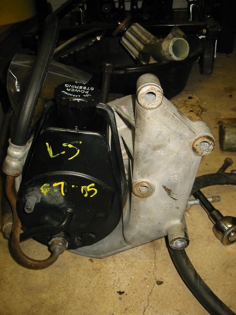 Attached picture 1736187-PS_Pump_Bracket-01.JPG