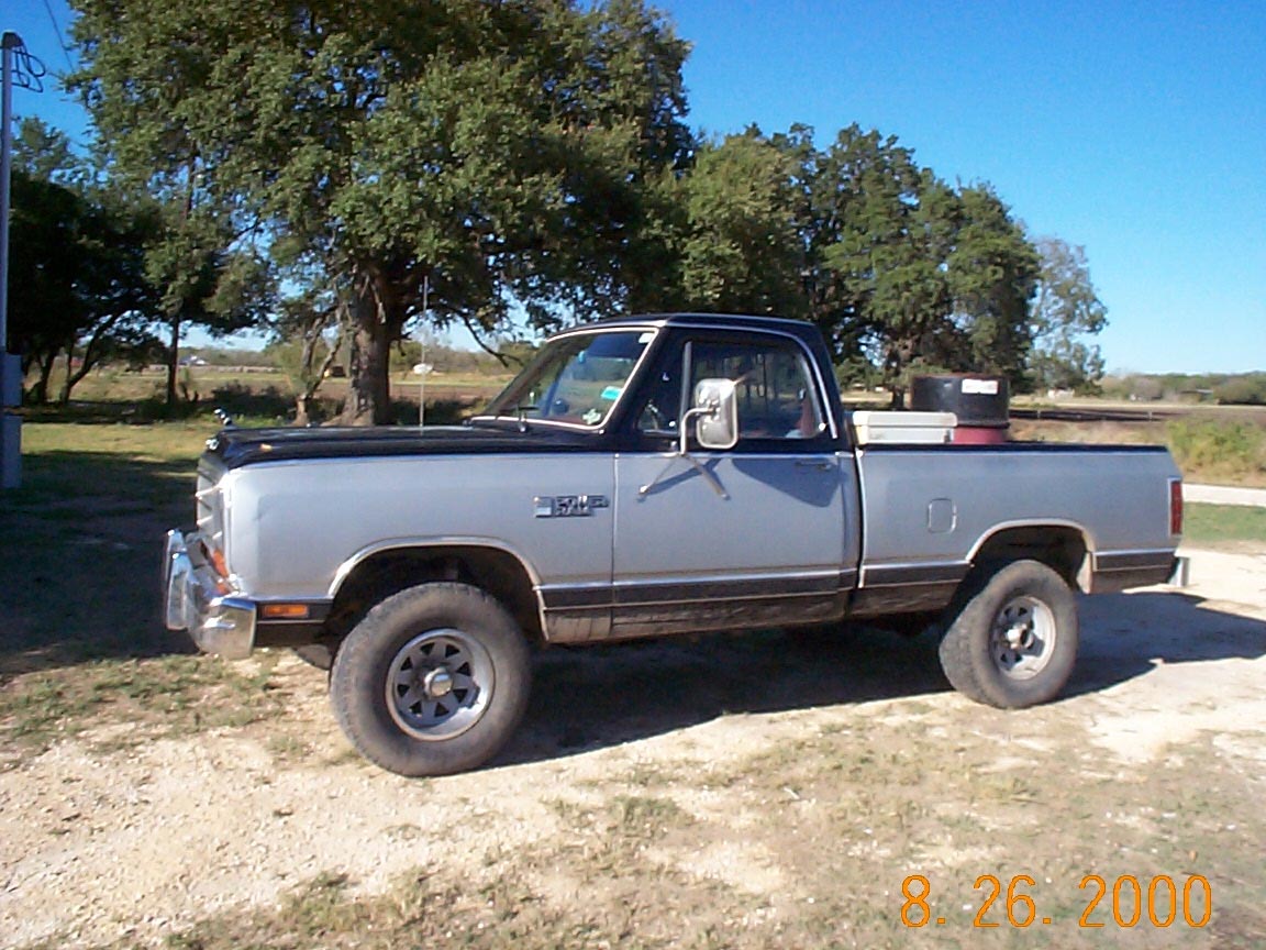 Attached picture 2944512-86DodgePickup.jpg