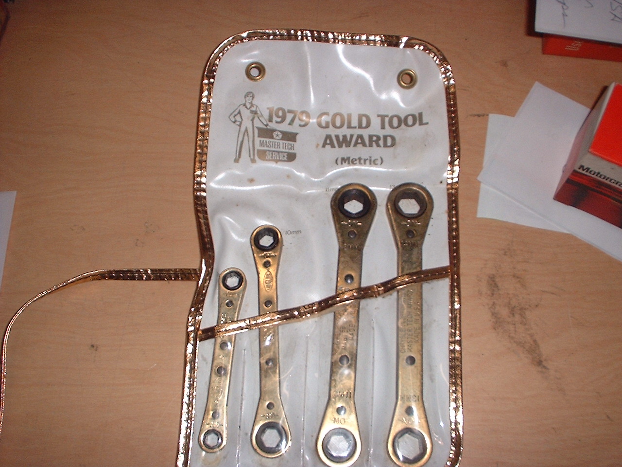 Attached picture 4431011-goldtools002.JPG
