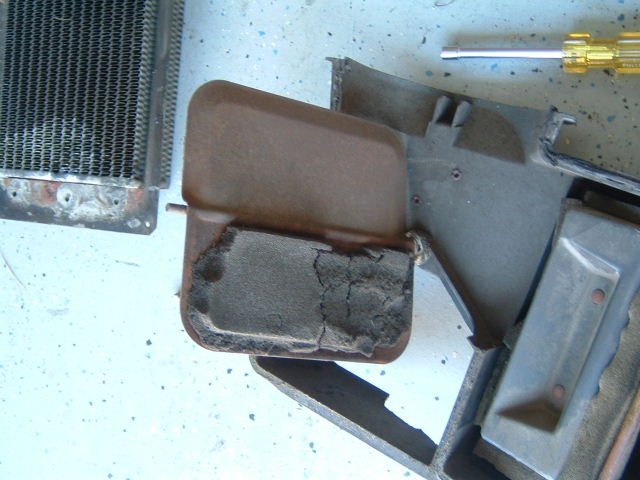 Attached picture 4709807-heaterflap.JPG