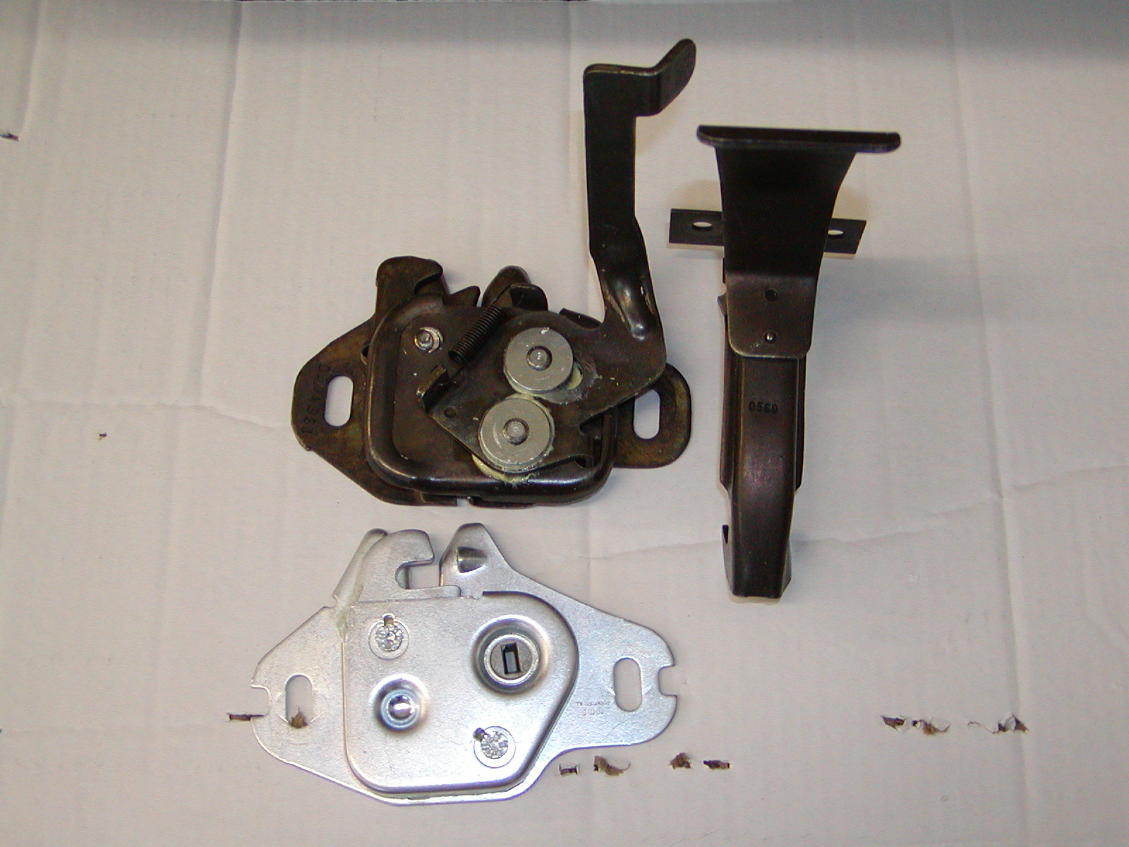 Attached picture 5066404-latch2.JPG