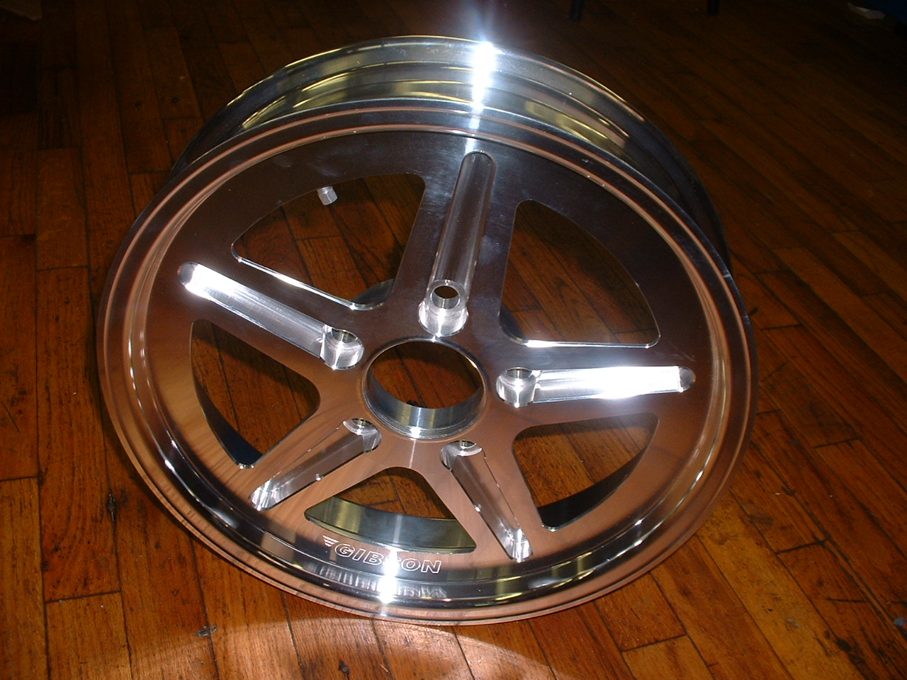 Attached picture 5198104-gibsonwheels001.jpg