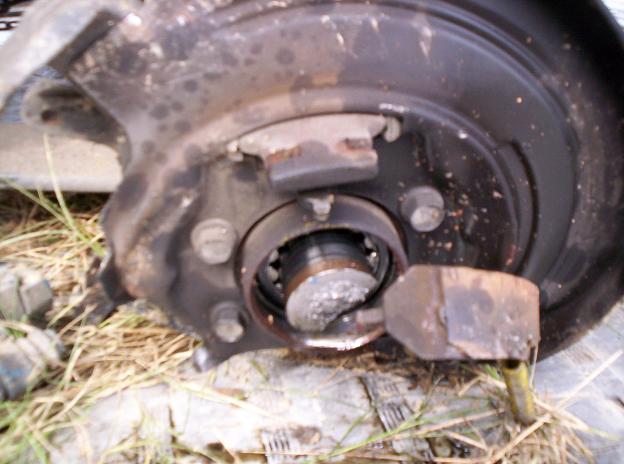 Attached picture 5433291-busted_axle.jpg