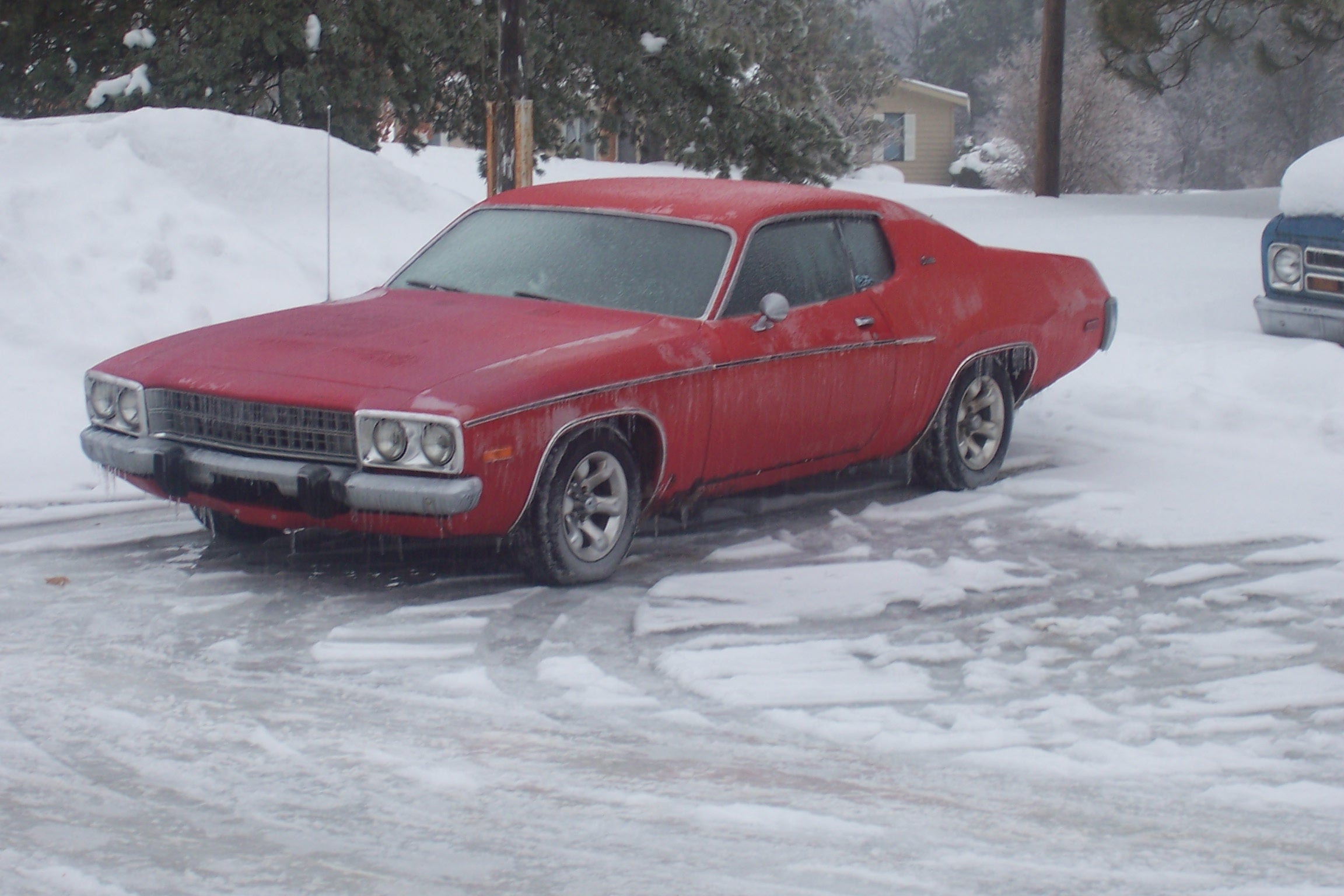 Attached picture 5434811-snowycar.jpg