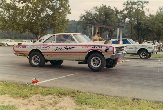 Attached picture 5859147-68_dart_66_coronet1.jpg