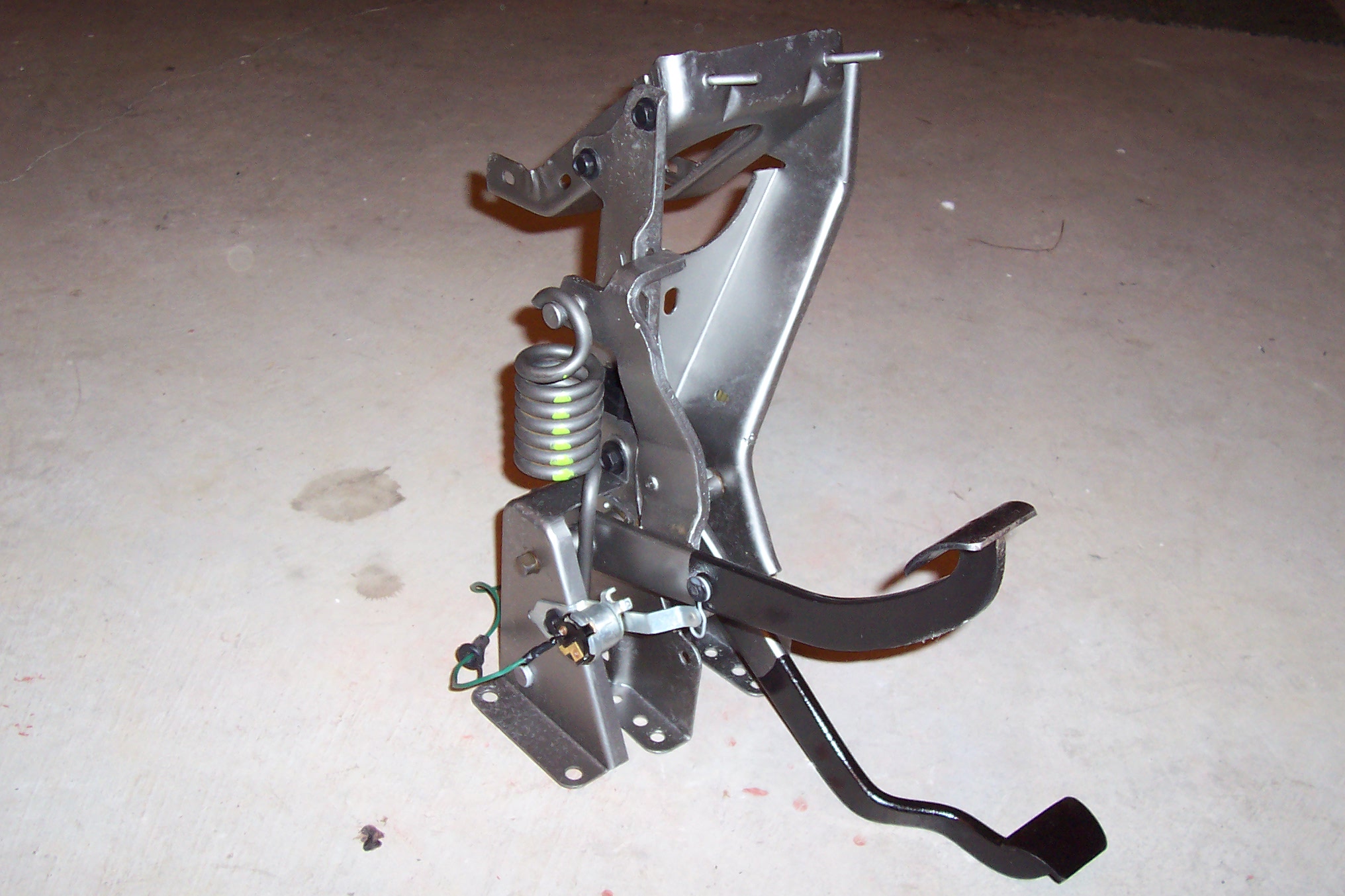 Attached picture 5892726-ClutchPedal3.JPG