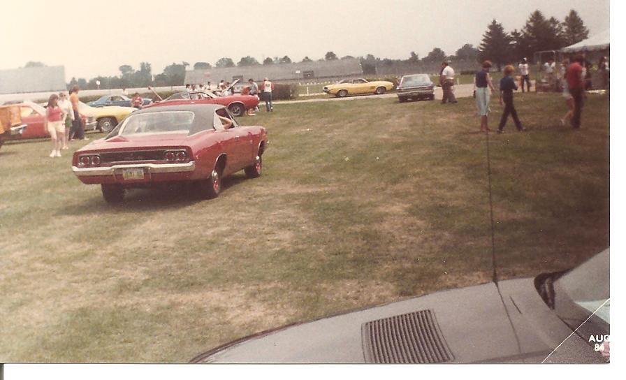 Attached picture 6158227-MoparNationals19841968ChargerRTHemi2.jpg