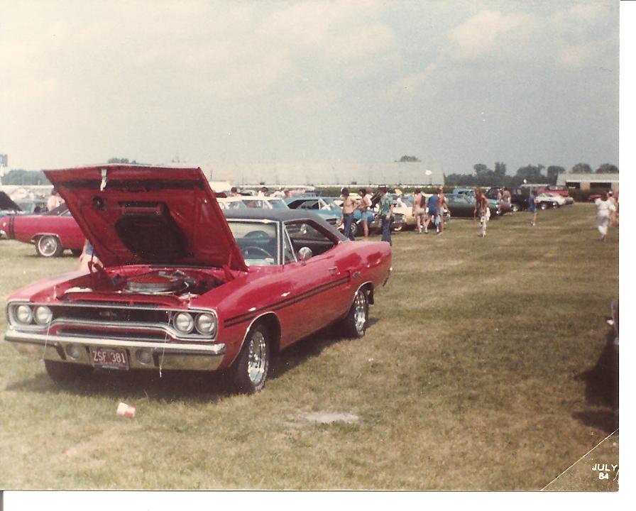 Attached picture 6158276-MoparNationals19841970GTXred.jpg