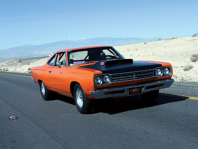 Attached picture 6387071-mopp_0710_32_z+mopar_muscle_true_street_challenge+1969_plymouth_road_runner.jpg