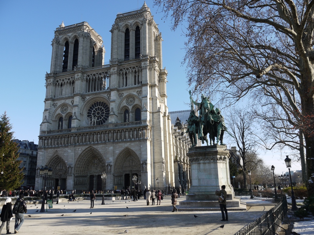 Attached picture 6388331-NotreDame.jpg