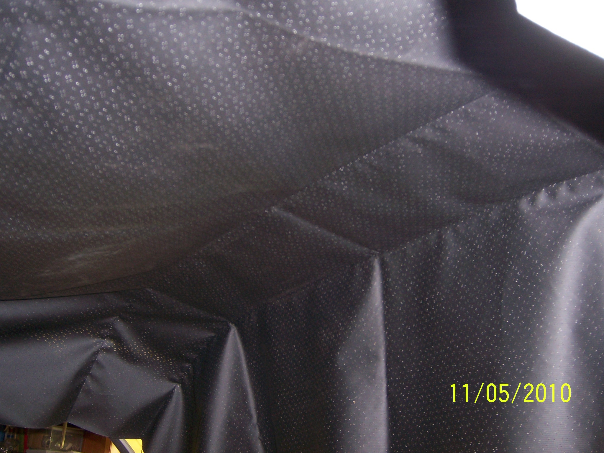 Attached picture 6430937-Headliner015.jpg