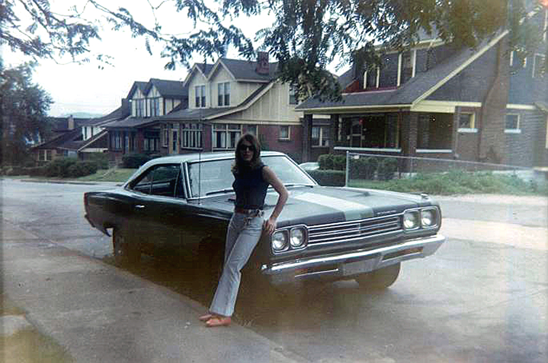 Attached picture 6583624-My69roadrunnercirca1969.jpg