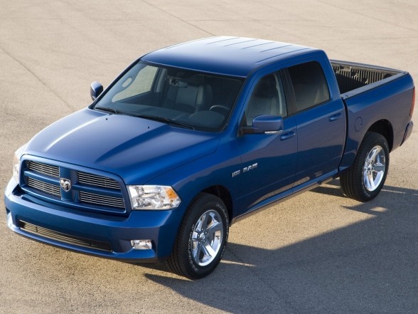 Attached picture 6599646-2009-dodge-ram-crew-1500-sport-picture-1-588x441.jpg