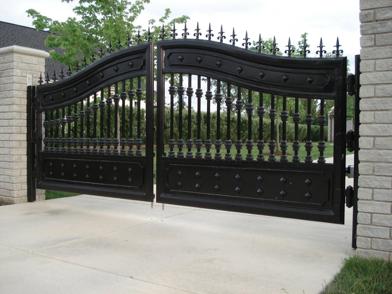 Attached picture 6607072-gate.jpg