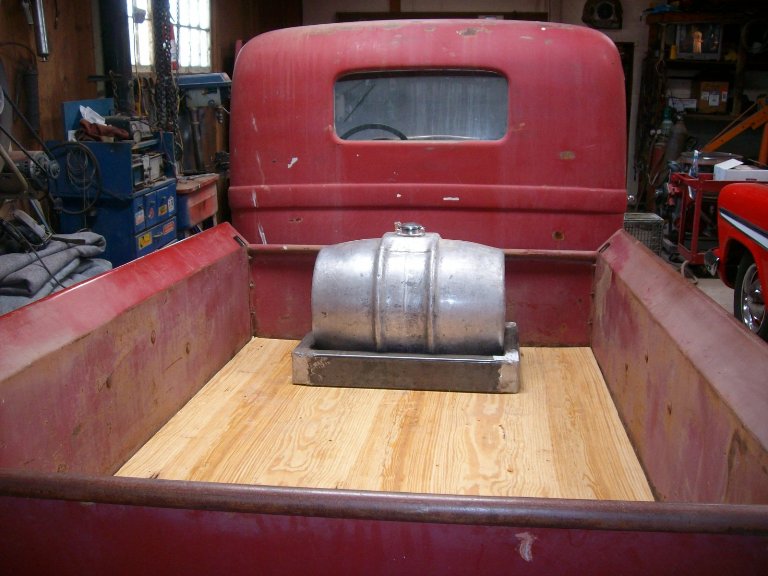 Attached picture 6702384-kegtank.JPG