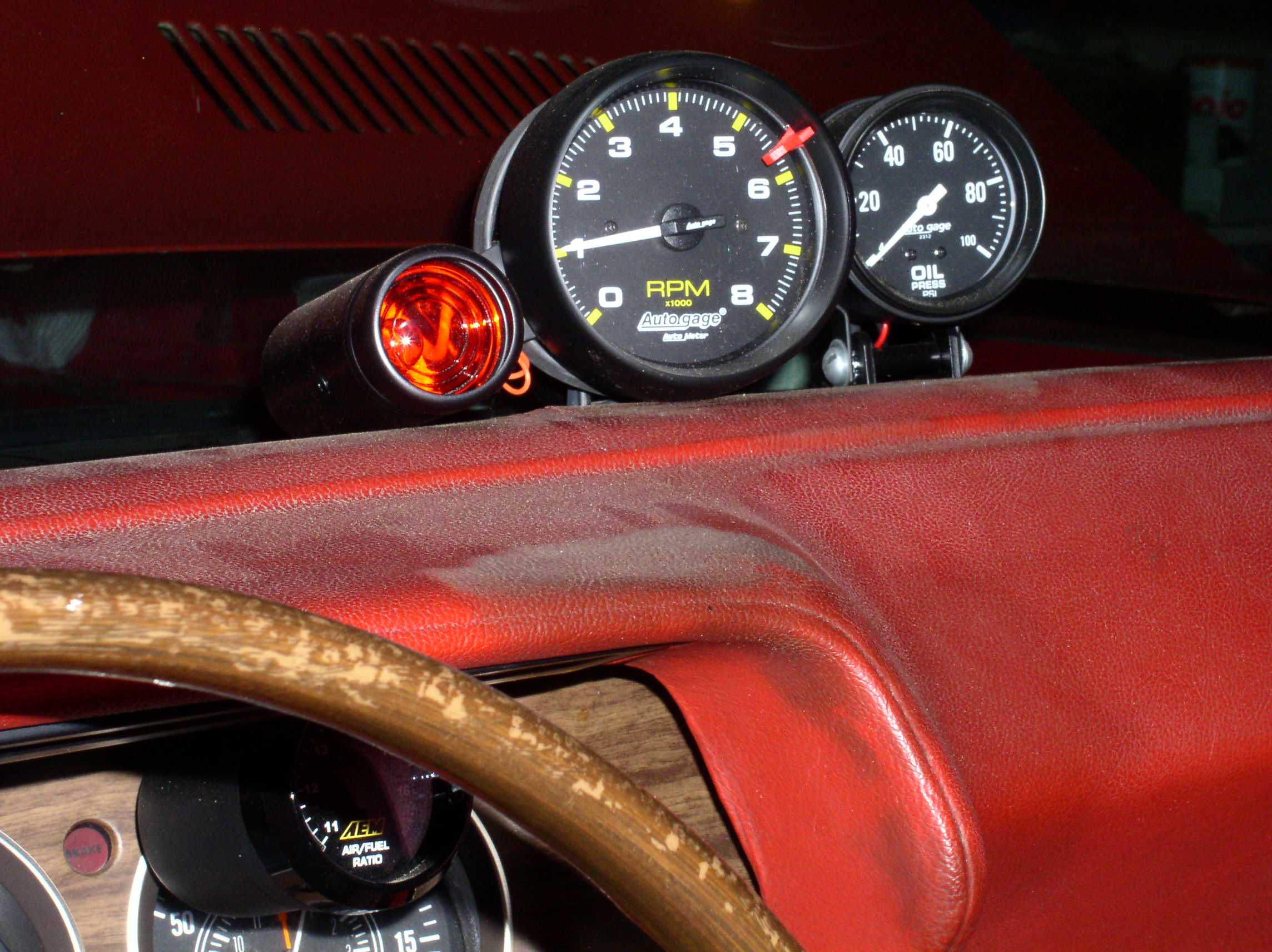 Attached picture 7019821-DashGauges2.JPG
