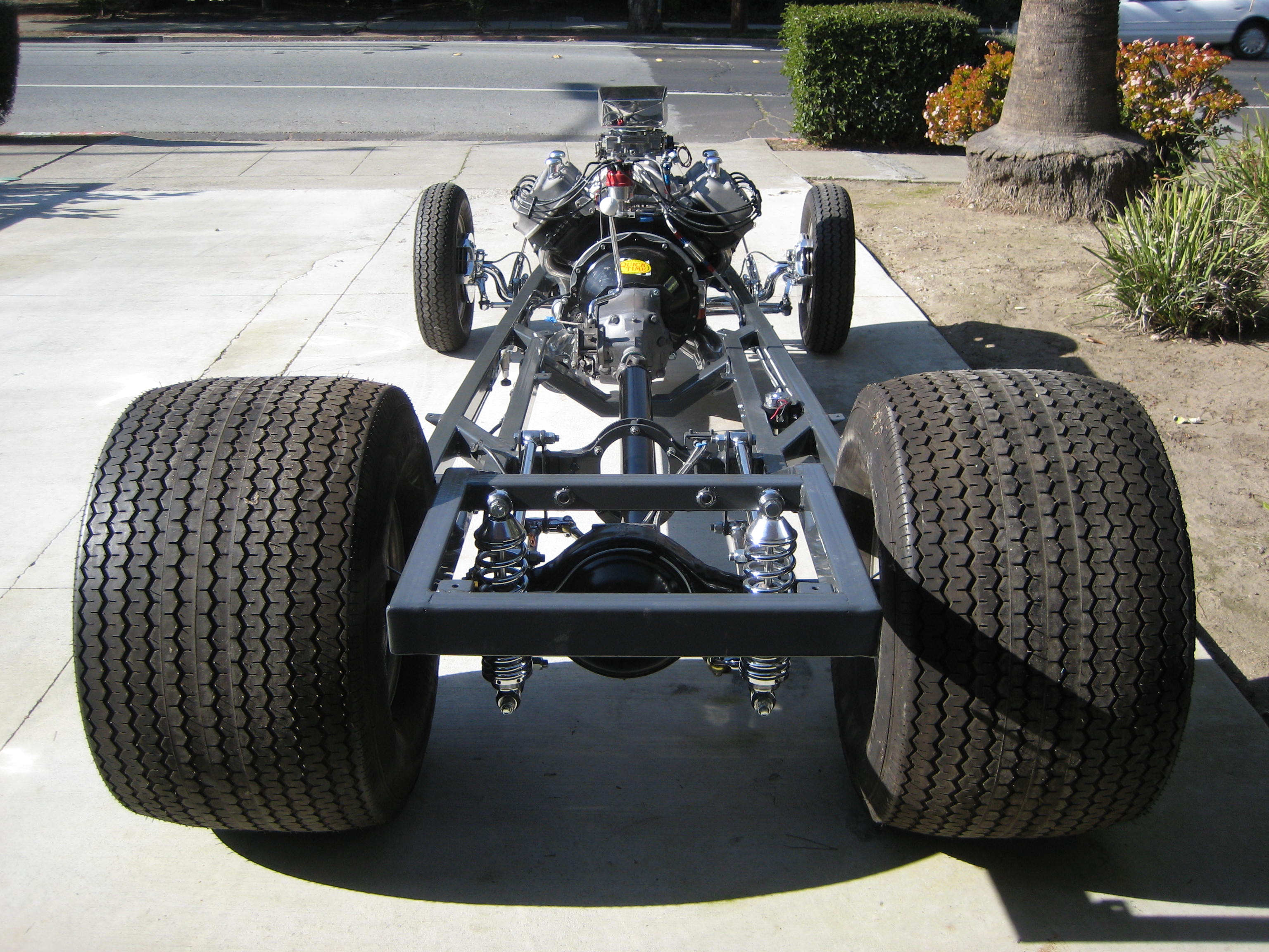 Attached picture 7090178-AssemblingChassis012.jpg