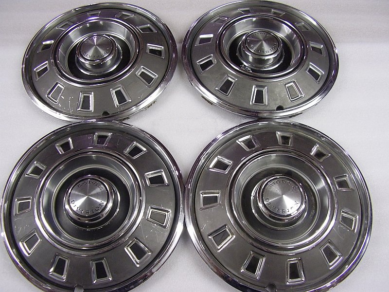 Attached picture 7164347-Hubcaps.jpg
