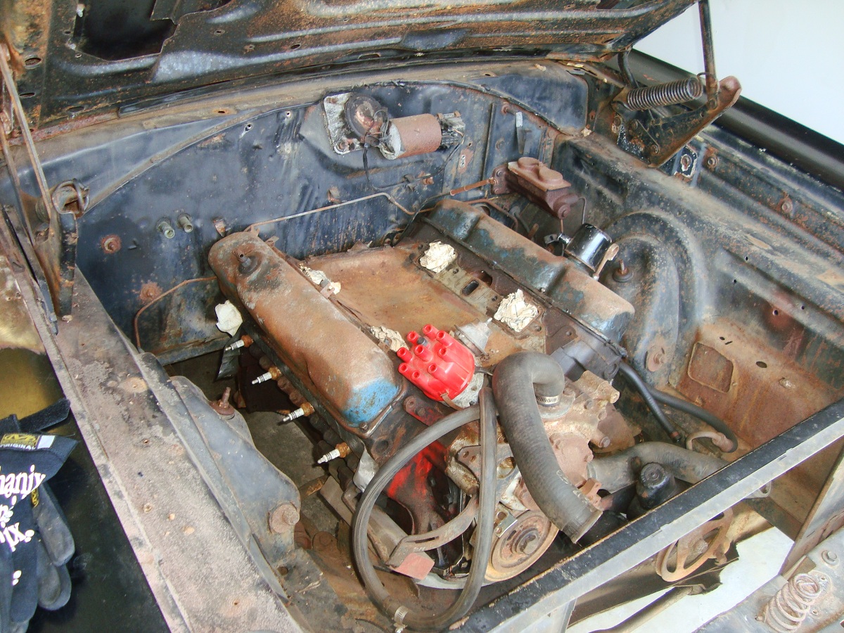 Attached picture 7329340-enginebay.JPG