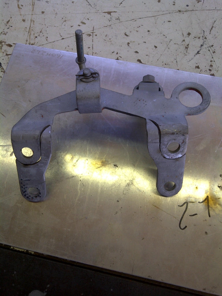 Attached picture 7775725-bracket.JPG