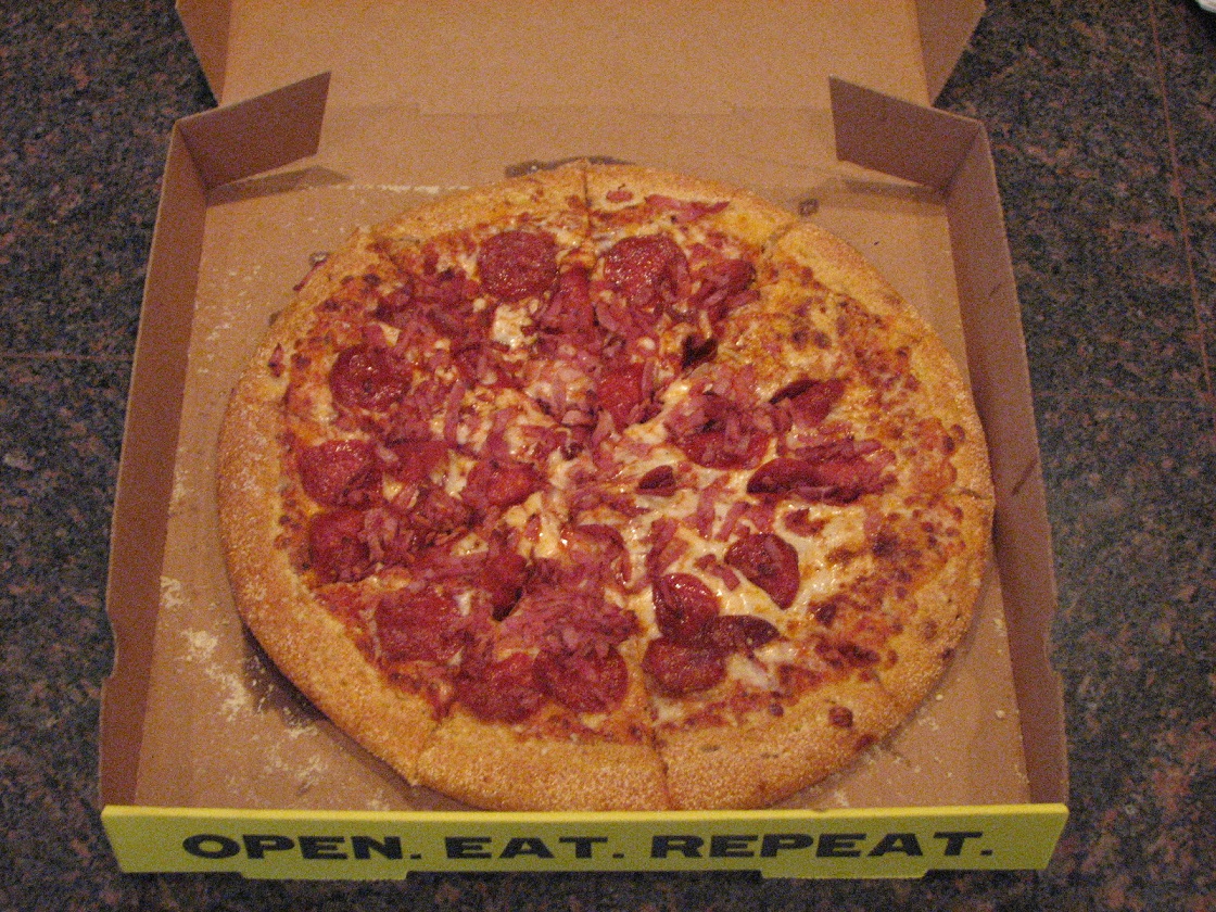 Attached picture 7911083-pizza001.JPG