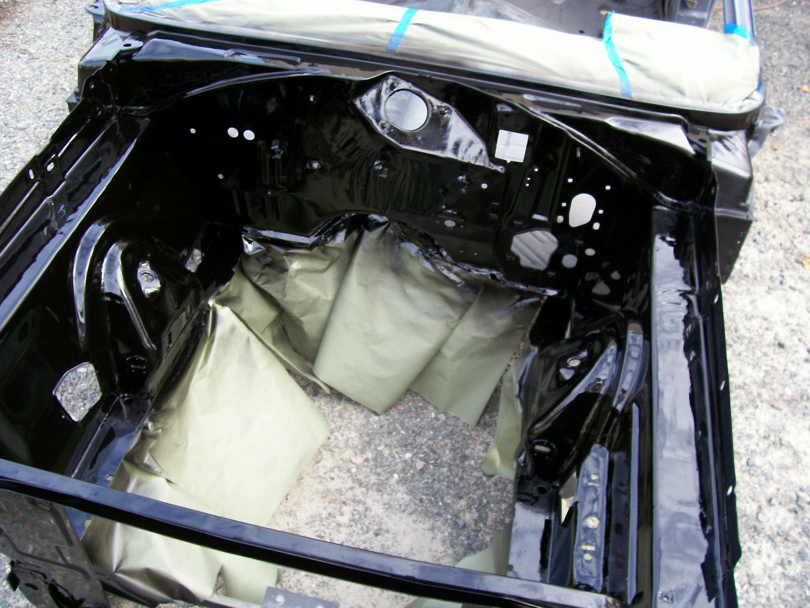 Attached picture 7914418-enginebay001.JPG