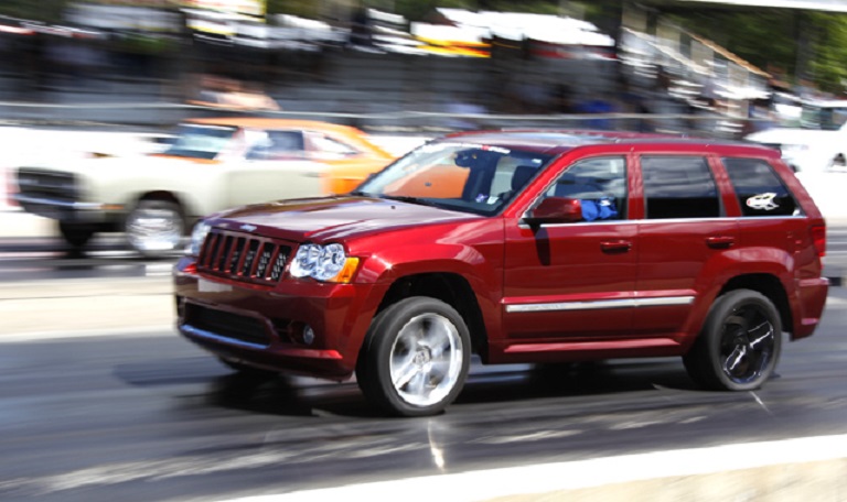 Attached picture 7957057-jeep-grand-cherokee-drag-week-2013-action-004.jpg