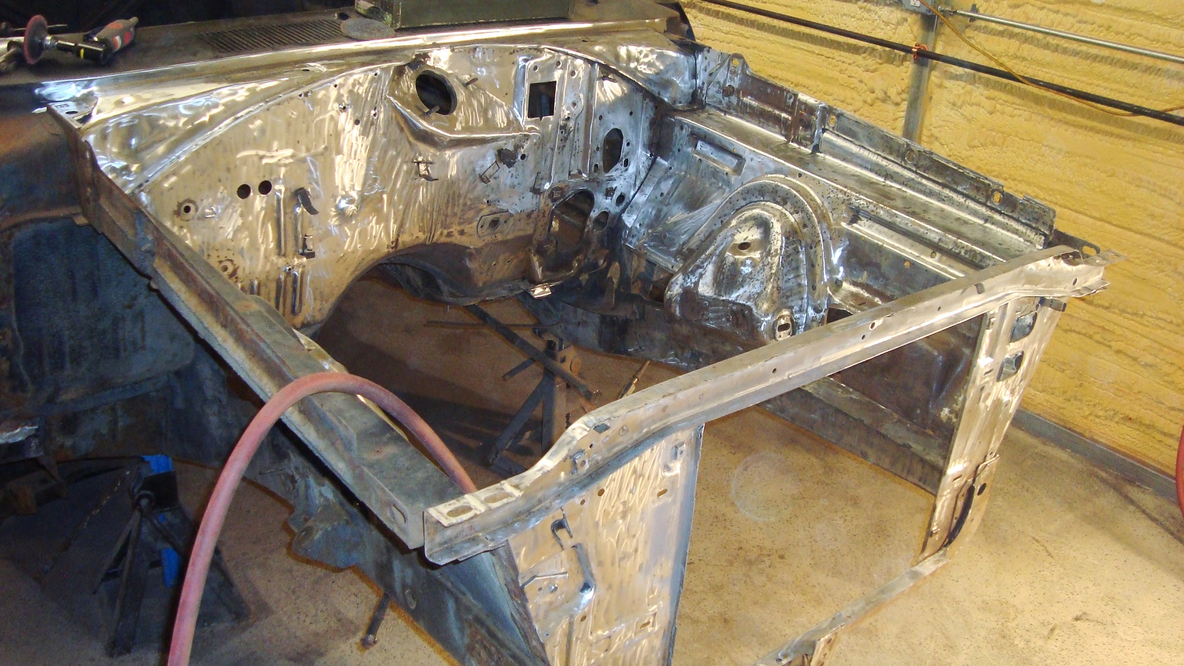Attached picture 7986961-underhoodstripped.JPG