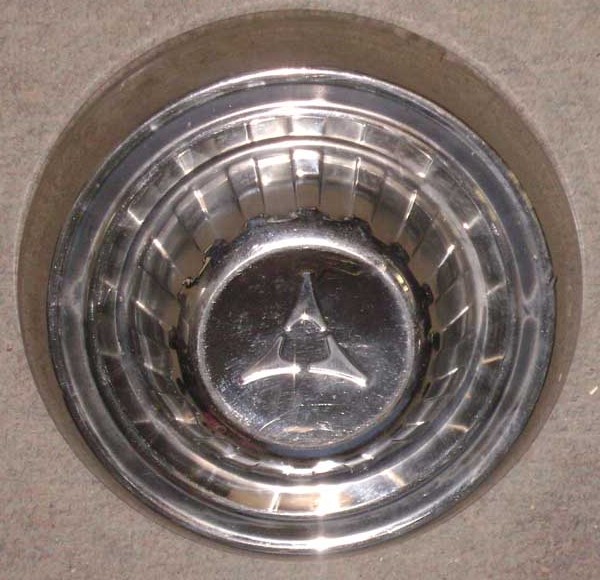 Attached picture 8009238-1968dodgedogdishHubcap.jpg