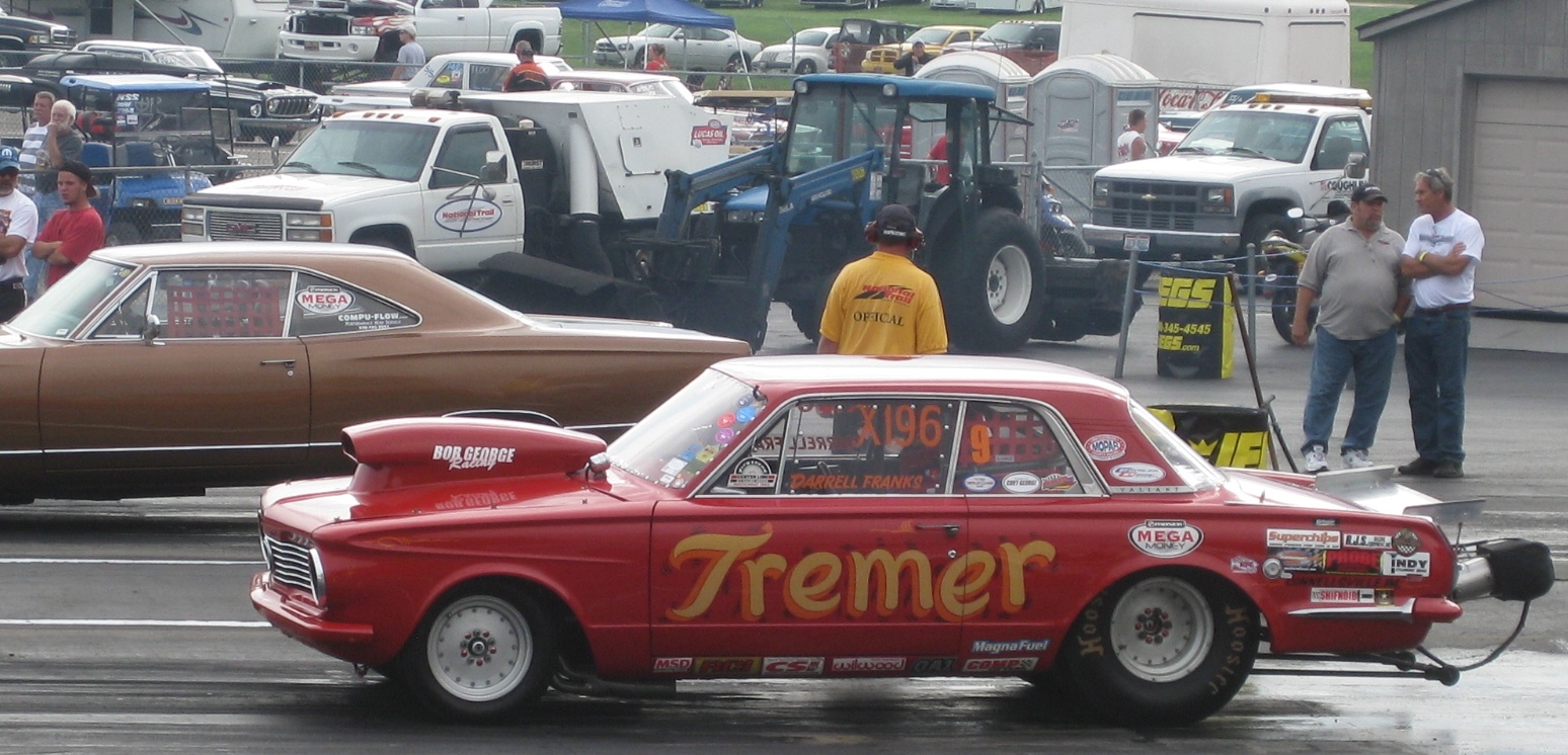 Attached picture 8224057-Valiant2011MoparNats.jpg