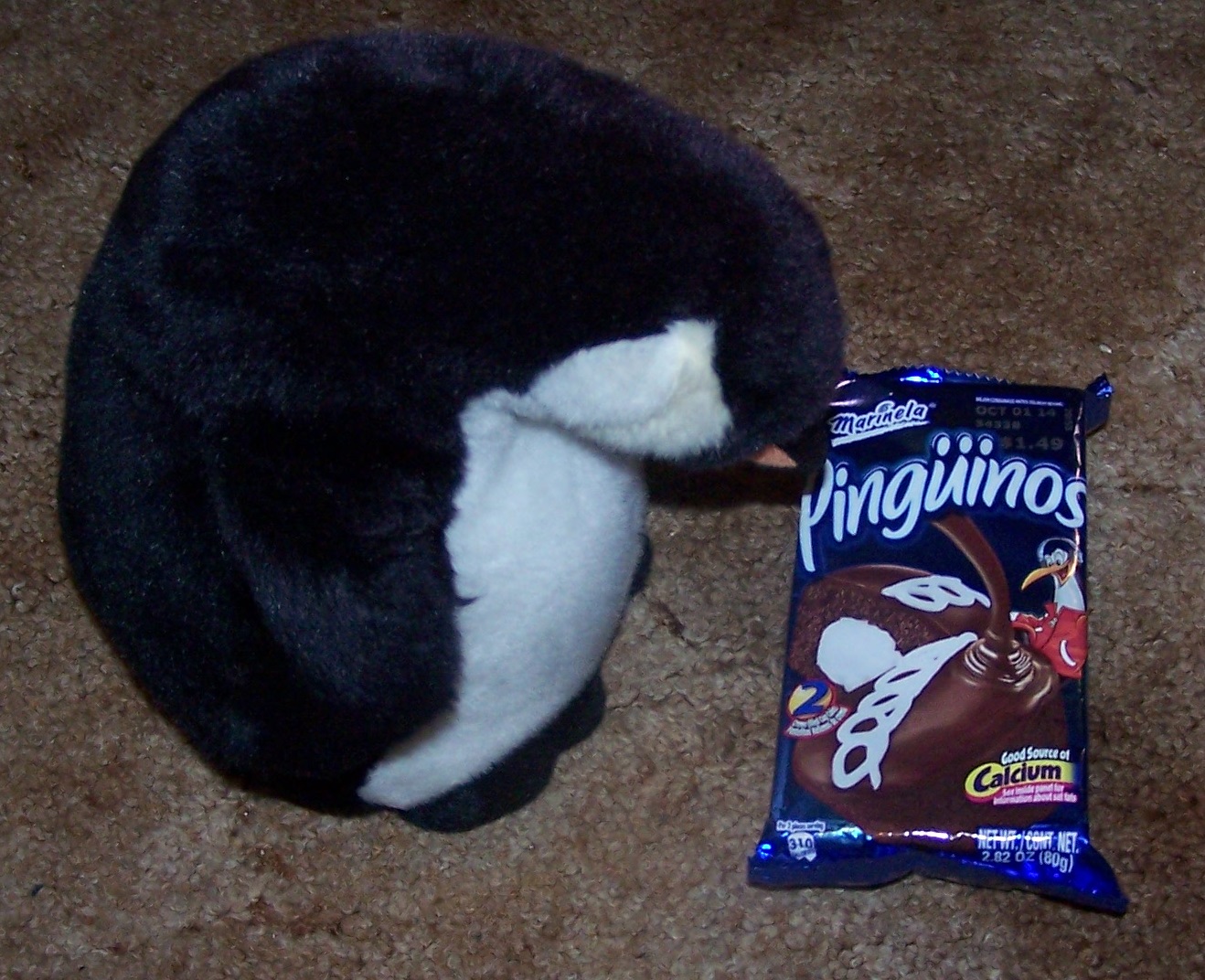 Attached picture 8273513-penguinos.jpg