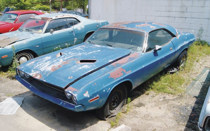 Attached picture 8300459-b5-blue-dodge-challenger.jpeg
