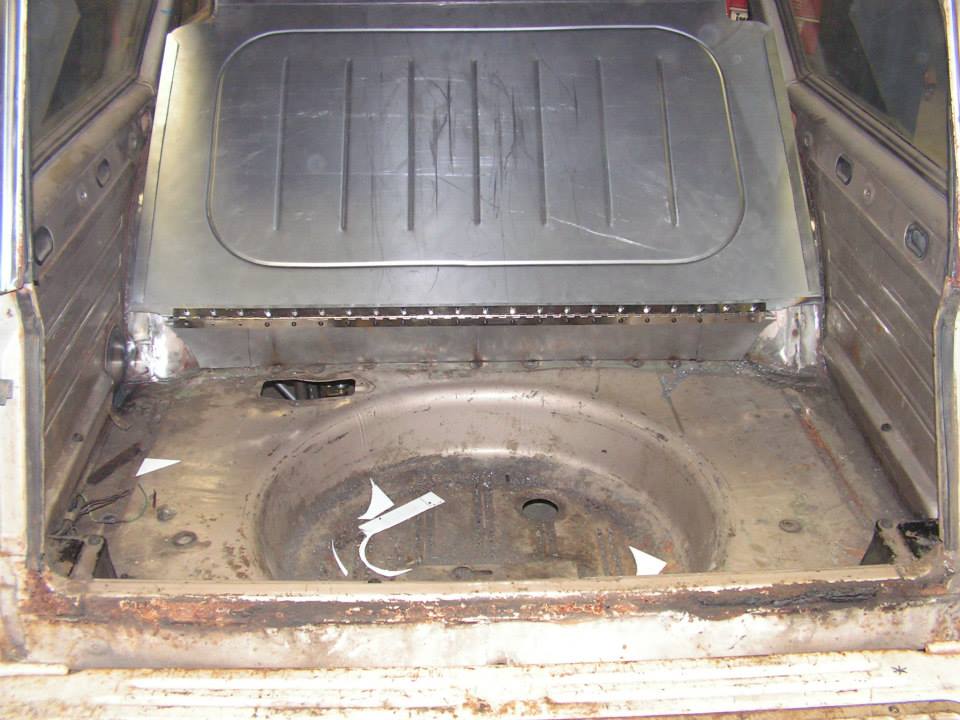 Attached picture 8404055-trunkwell.jpg