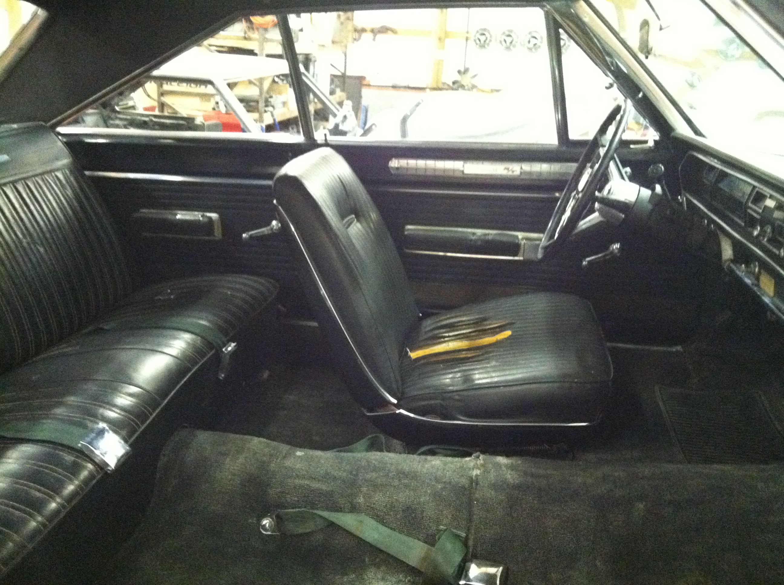 Attached picture 8417559-67CoronetFrtseats.JPG